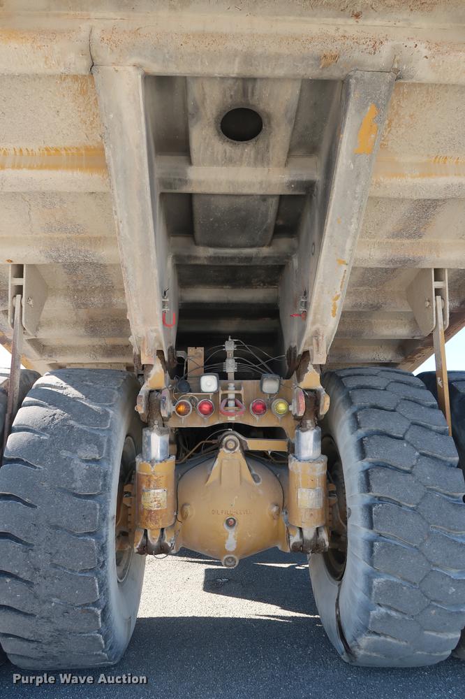 image for item DG3284 1996 Caterpillar 775B haul truck