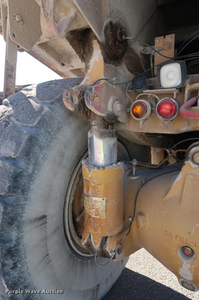 image for item DG3284 1996 Caterpillar 775B haul truck