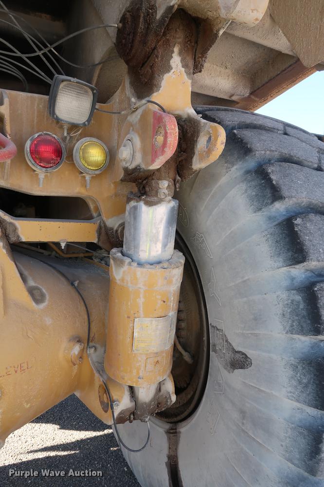 image for item DG3284 1996 Caterpillar 775B haul truck