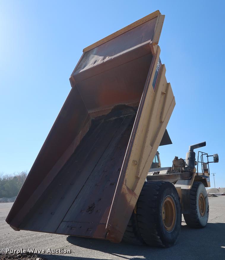 image for item DG3284 1996 Caterpillar 775B haul truck