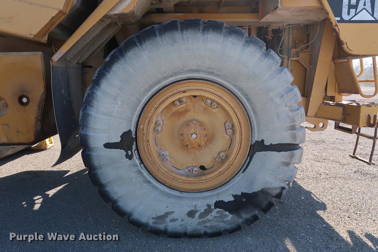image for item DG3284 1996 Caterpillar 775B haul truck