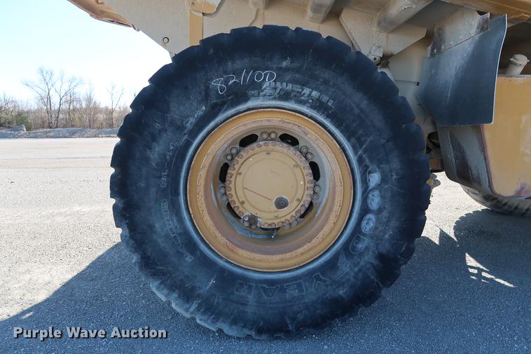 image for item DG3284 1996 Caterpillar 775B haul truck