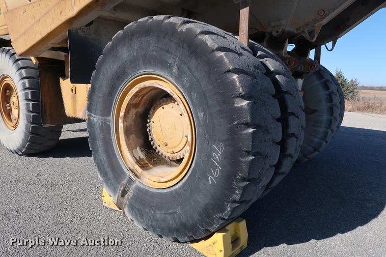 image for item DG3284 1996 Caterpillar 775B haul truck