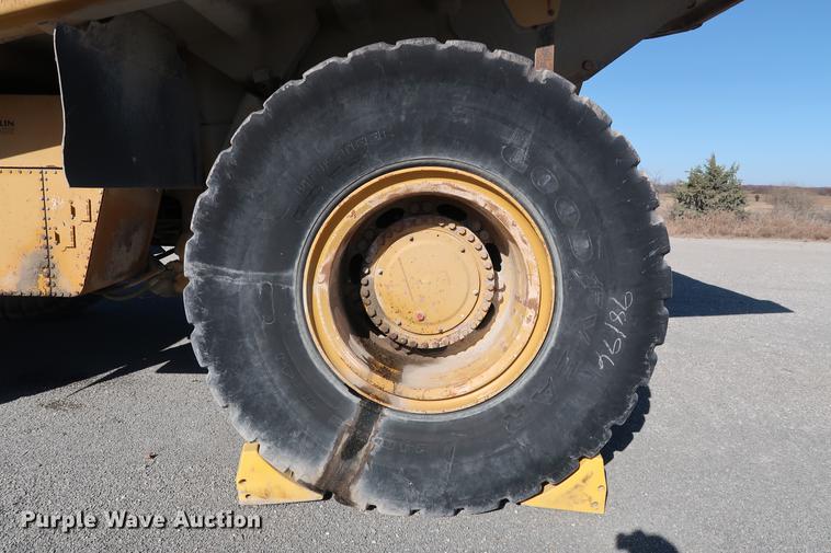 image for item DG3284 1996 Caterpillar 775B haul truck