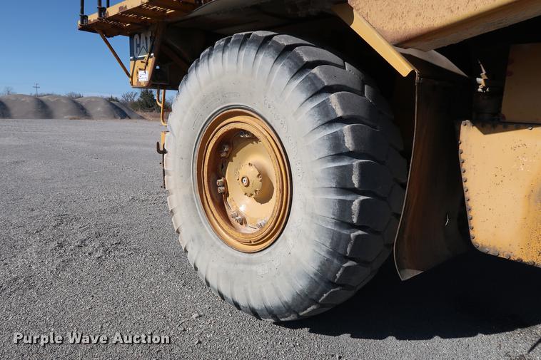 image for item DG3284 1996 Caterpillar 775B haul truck