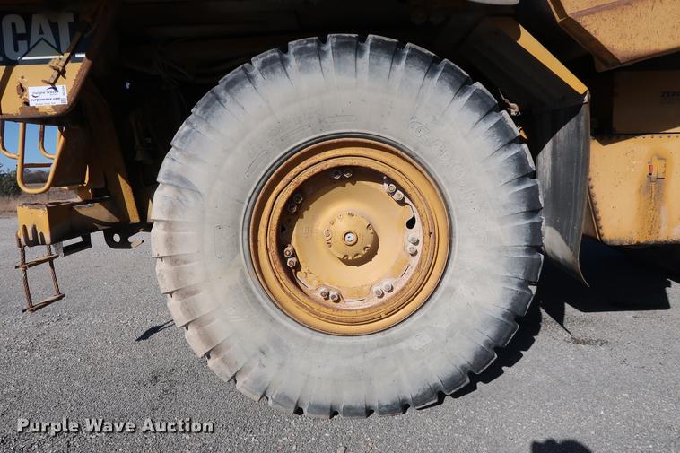image for item DG3284 1996 Caterpillar 775B haul truck