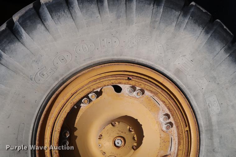 image for item DG3284 1996 Caterpillar 775B haul truck