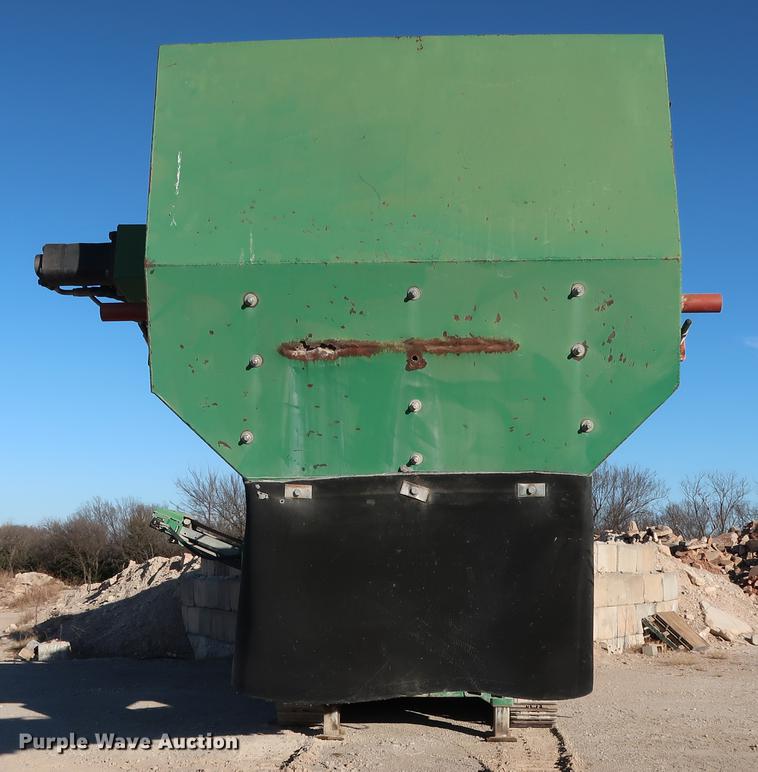 image for item DG3285 2011 McCloskey I54 crusher