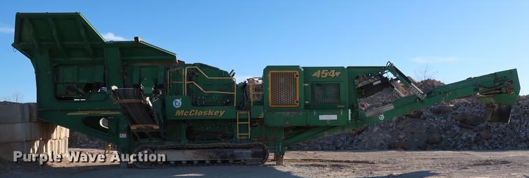 image for item DG3285 2011 McCloskey I54 crusher
