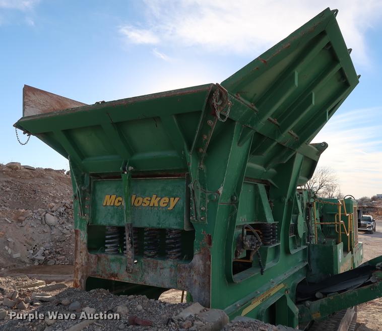 image for item DG3285 2011 McCloskey I54 crusher