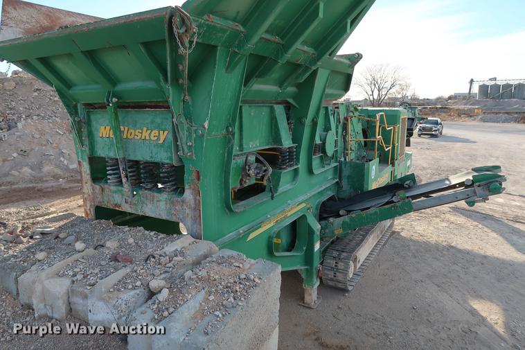 image for item DG3285 2011 McCloskey I54 crusher