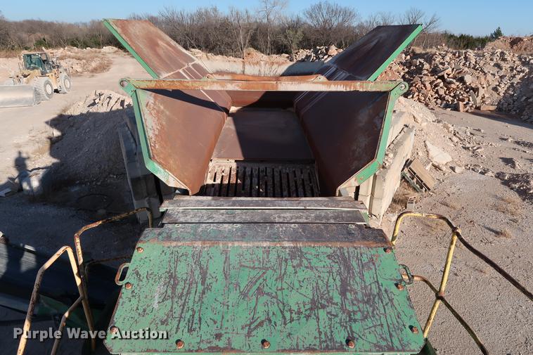 image for item DG3285 2011 McCloskey I54 crusher