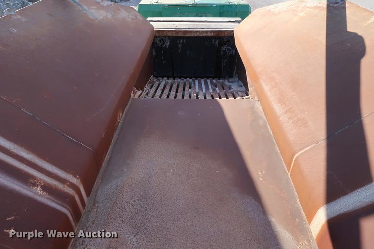 image for item DG3285 2011 McCloskey I54 crusher