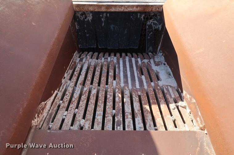 image for item DG3285 2011 McCloskey I54 crusher