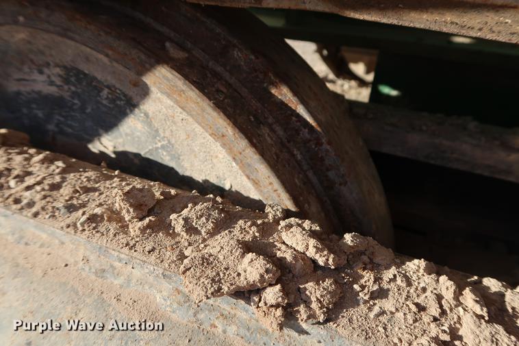 image for item DG3285 2011 McCloskey I54 crusher