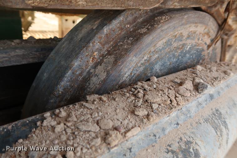 image for item DG3285 2011 McCloskey I54 crusher