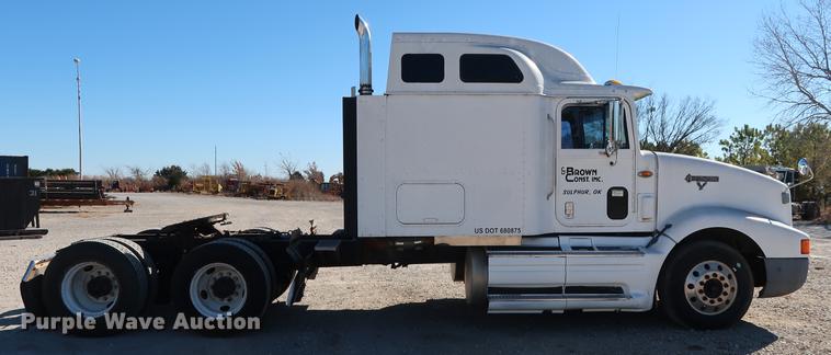 image for item DG3287 1995 International 9400 semi truck