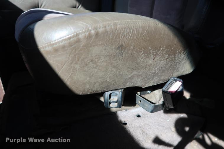 image for item DG3287 1995 International 9400 semi truck