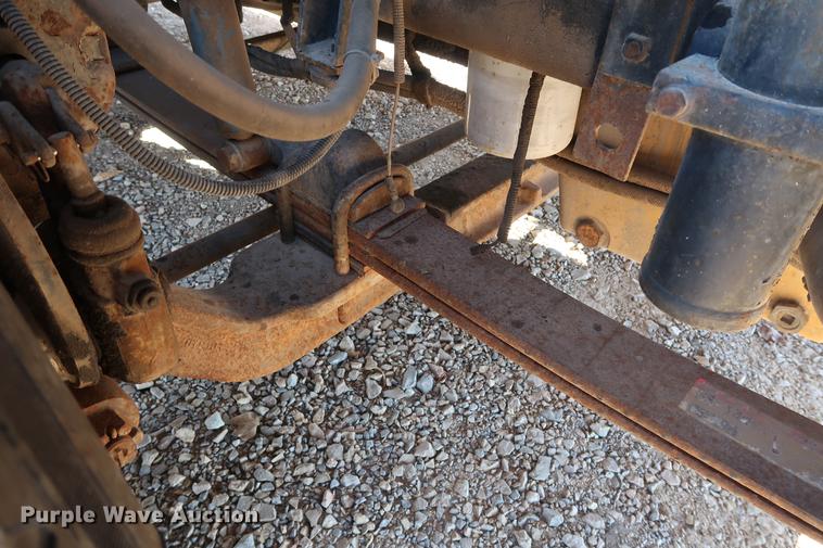 image for item DG3287 1995 International 9400 semi truck