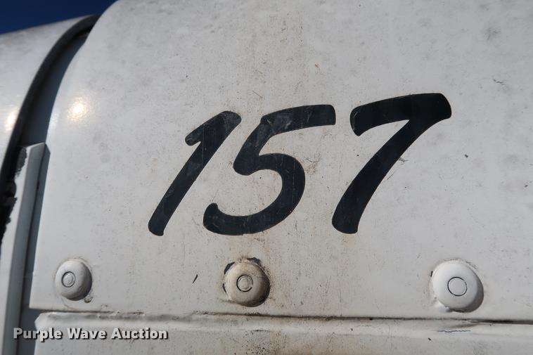 image for item DG3287 1995 International 9400 semi truck