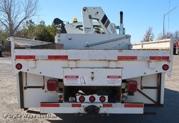 image for item DG3288 2005 International 7400 crane truck