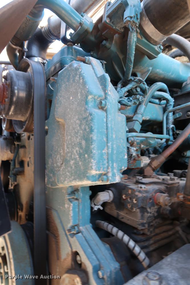 image for item DG3288 2005 International 7400 crane truck