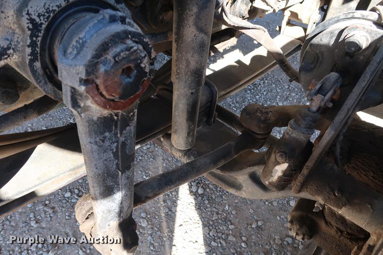 image for item DG3288 2005 International 7400 crane truck