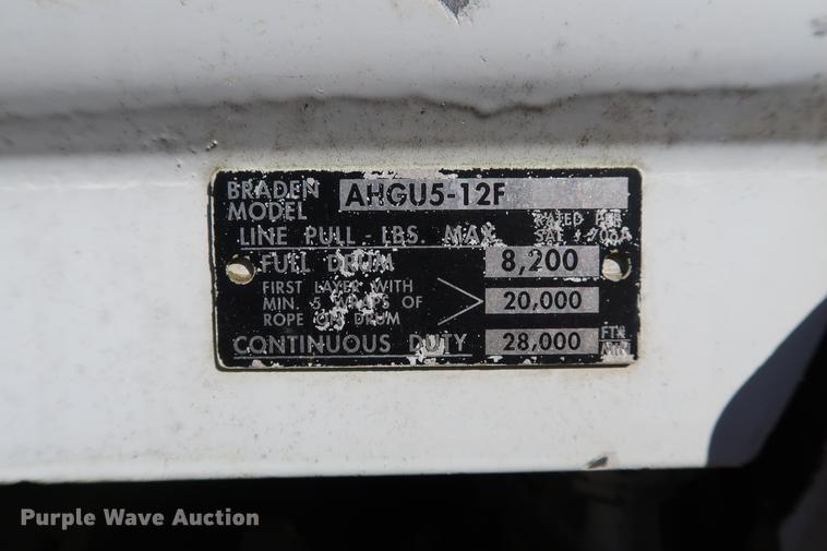 image for item DG3288 2005 International 7400 crane truck