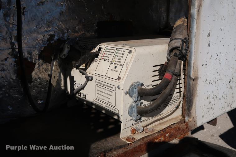 image for item DG3288 2005 International 7400 crane truck