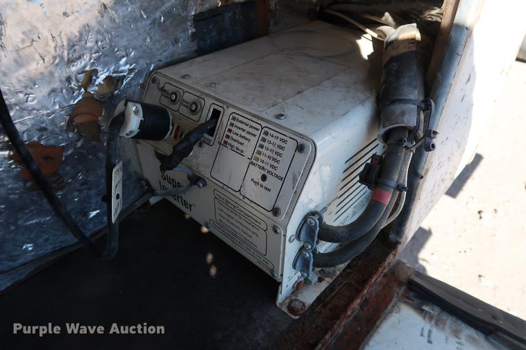 image for item DG3288 2005 International 7400 crane truck