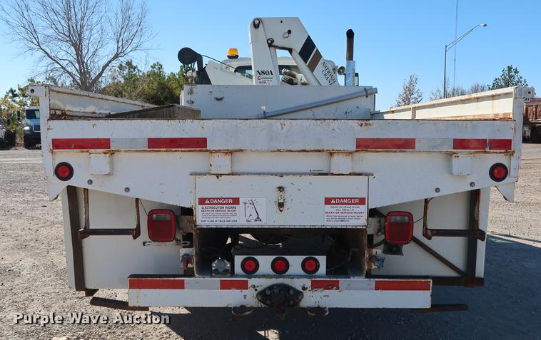 image for item DG3288 2005 International 7400 crane truck