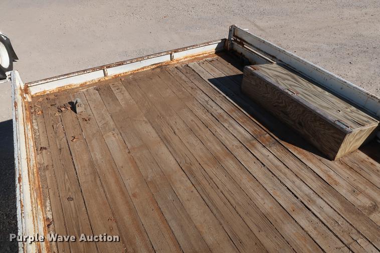 image for item DG3288 2005 International 7400 crane truck