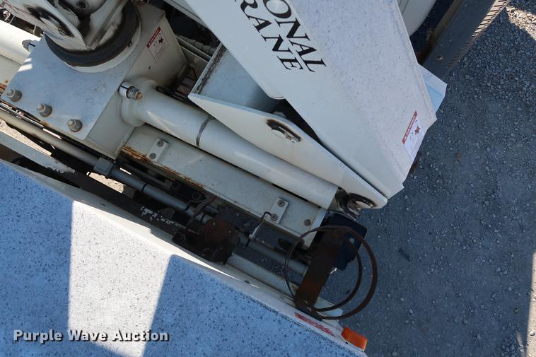 image for item DG3288 2005 International 7400 crane truck