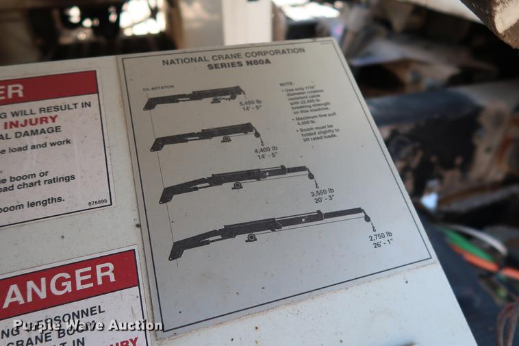 image for item DG3288 2005 International 7400 crane truck