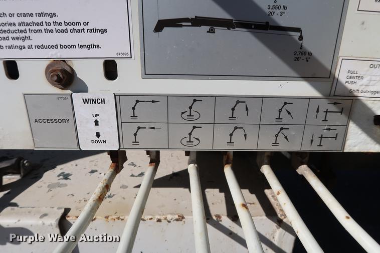 image for item DG3288 2005 International 7400 crane truck