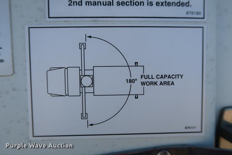 image for item DG3288 2005 International 7400 crane truck