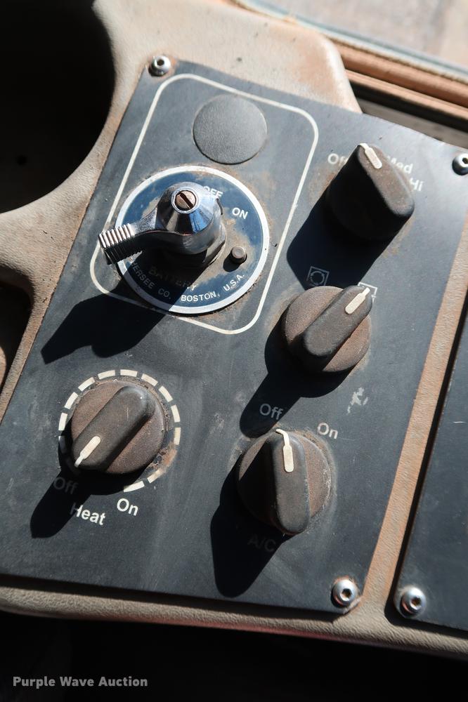 image for item DG3293 2004 Allianz Johnston 4000 street sweeper