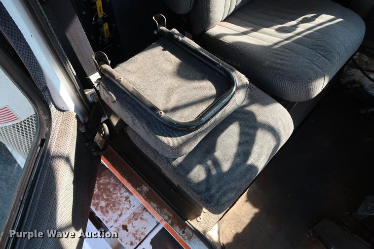 image for item DG3293 2004 Allianz Johnston 4000 street sweeper