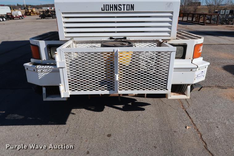 image for item DG3293 2004 Allianz Johnston 4000 street sweeper