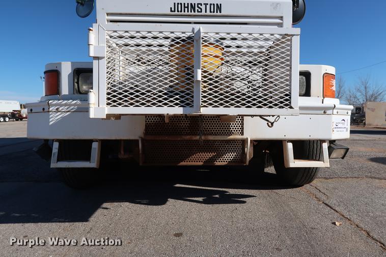 image for item DG3293 2004 Allianz Johnston 4000 street sweeper