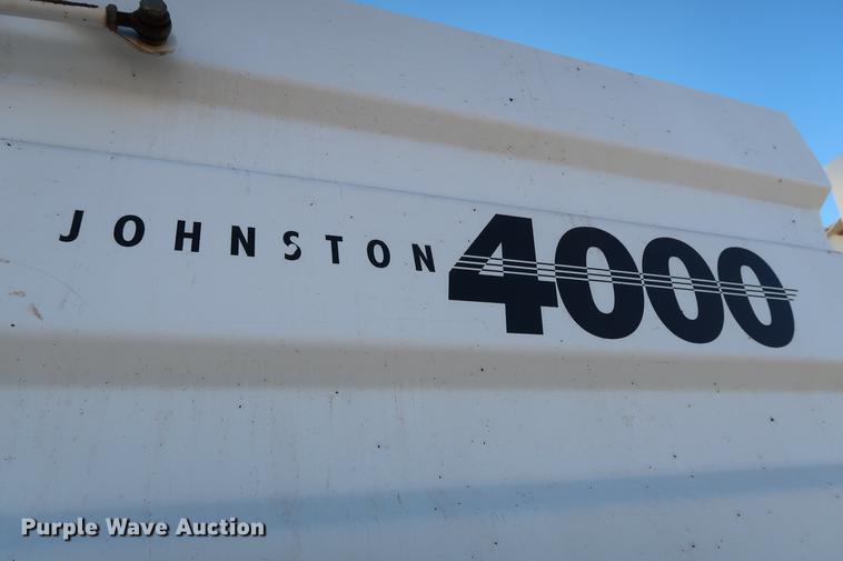 image for item DG3293 2004 Allianz Johnston 4000 street sweeper