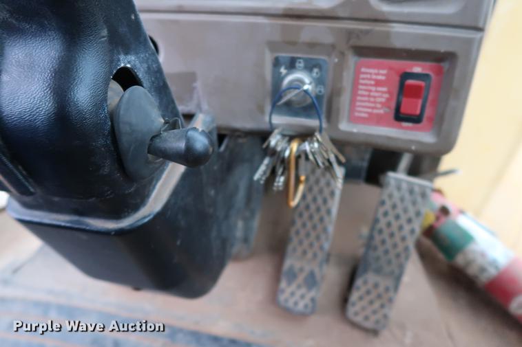 image for item DG3295 2001 John Deere 544H wheel loader