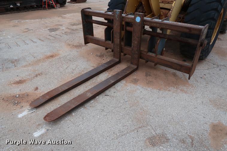 image for item DG3295 2001 John Deere 544H wheel loader