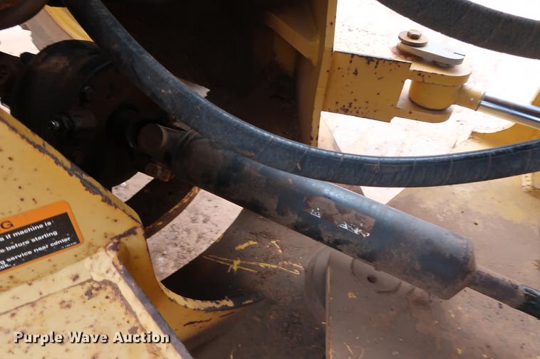 image for item DG3295 2001 John Deere 544H wheel loader