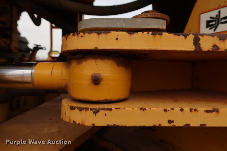 image for item DG3295 2001 John Deere 544H wheel loader