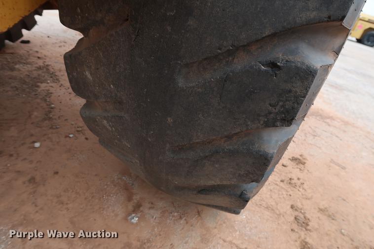 image for item DG3295 2001 John Deere 544H wheel loader