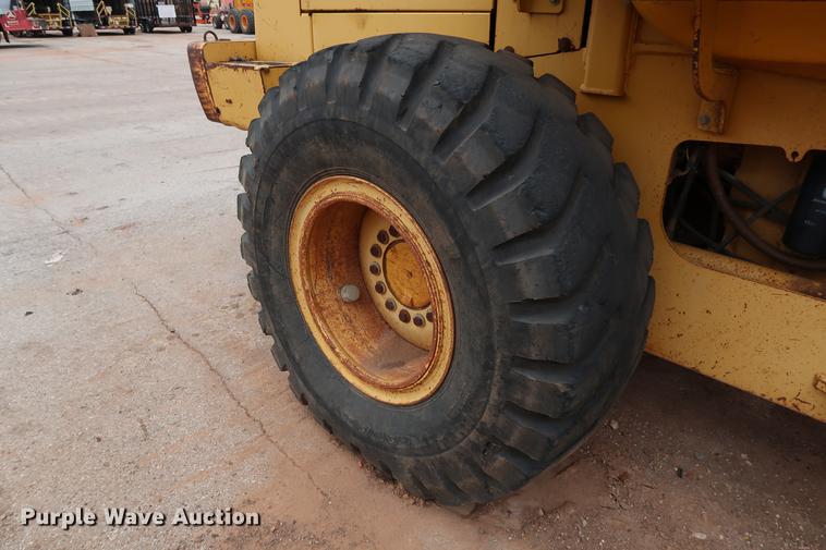 image for item DG3295 2001 John Deere 544H wheel loader