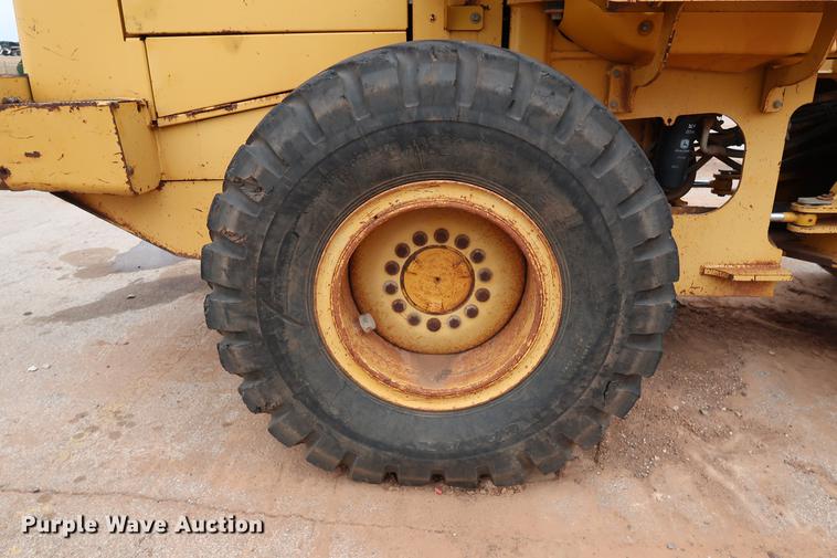 image for item DG3295 2001 John Deere 544H wheel loader