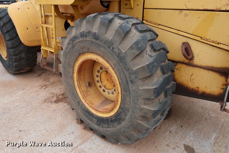 image for item DG3295 2001 John Deere 544H wheel loader
