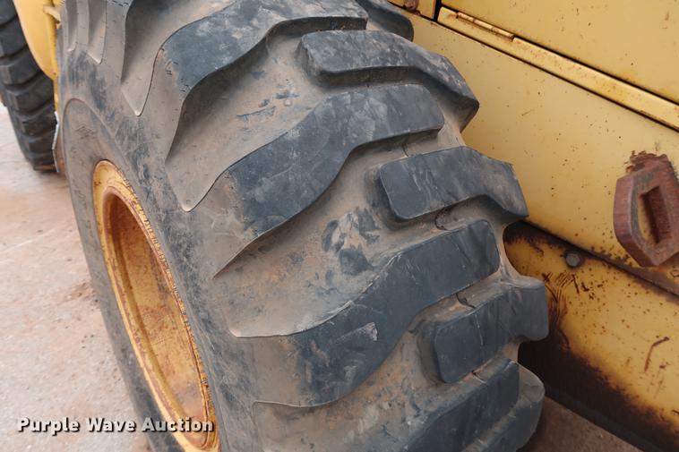 image for item DG3295 2001 John Deere 544H wheel loader